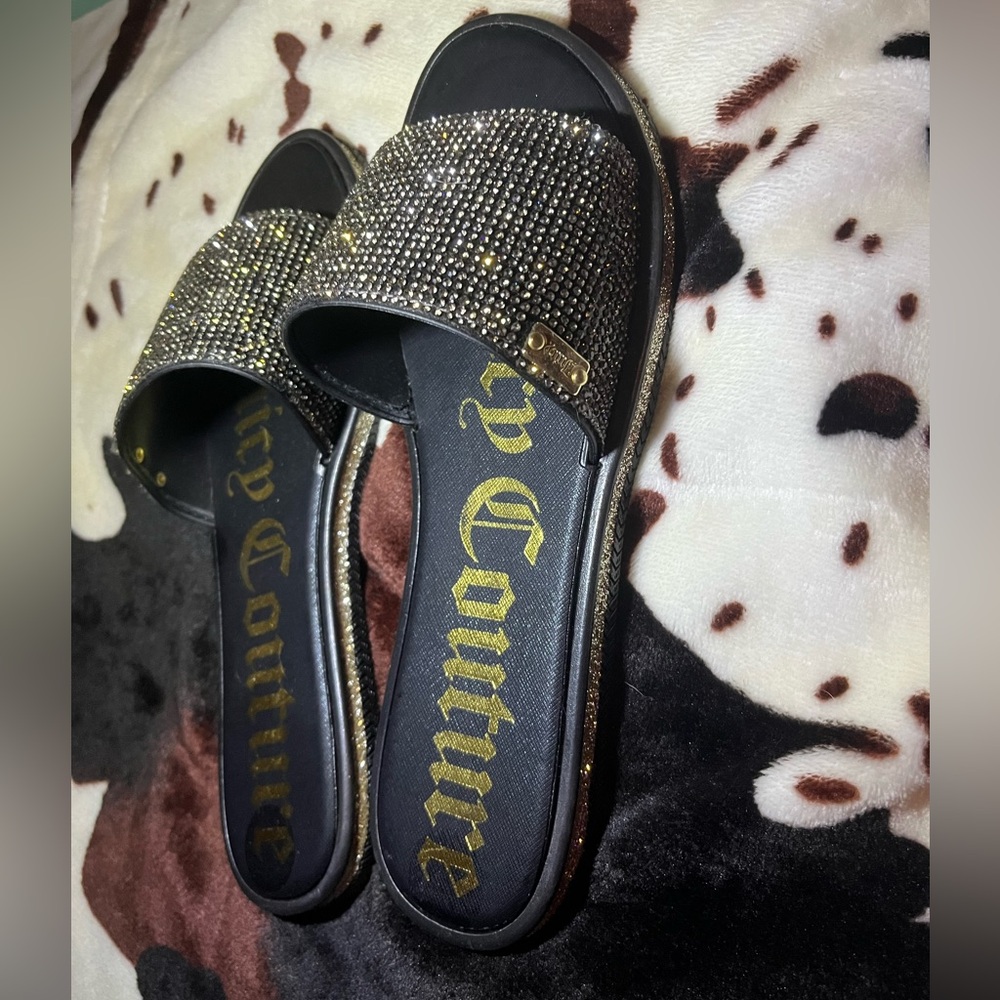 ✨BRAND NEW JUICY COUTURE✨ Black and Gold Bedazzled Women's Slides size 9 - Picture 4 of 6
